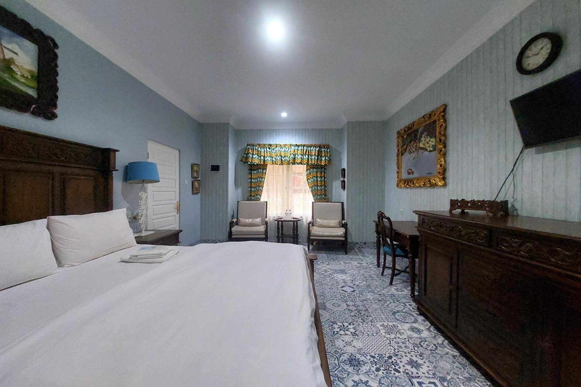 Nonie'S Huis Hotel Медан Экстерьер фото