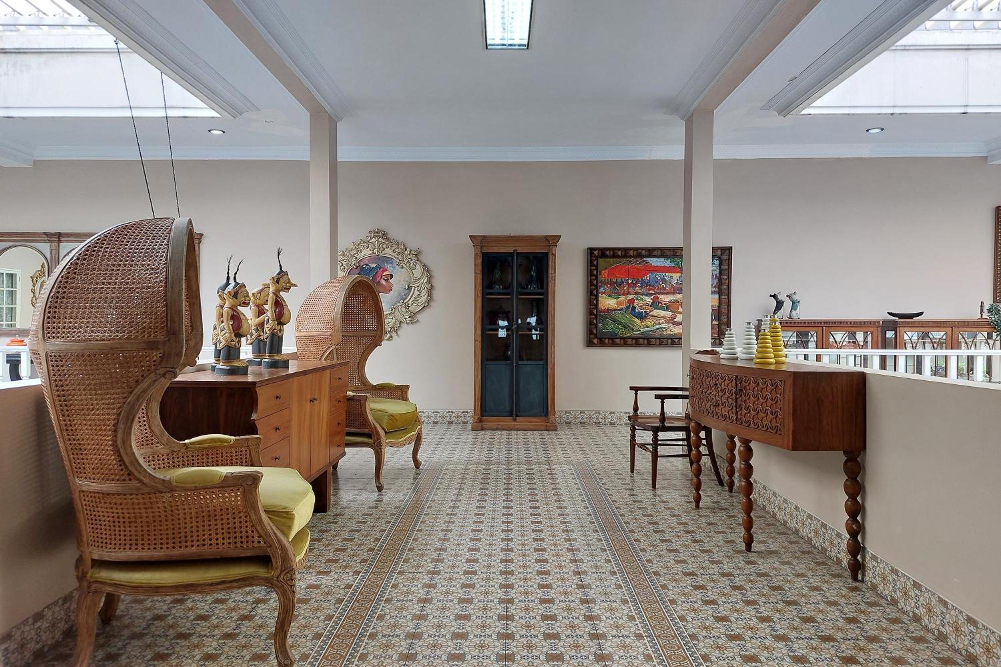Nonie'S Huis Hotel Медан Экстерьер фото